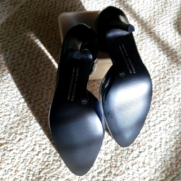 NWT, Chinese Laundry, size 6 - Picture 2 of 5